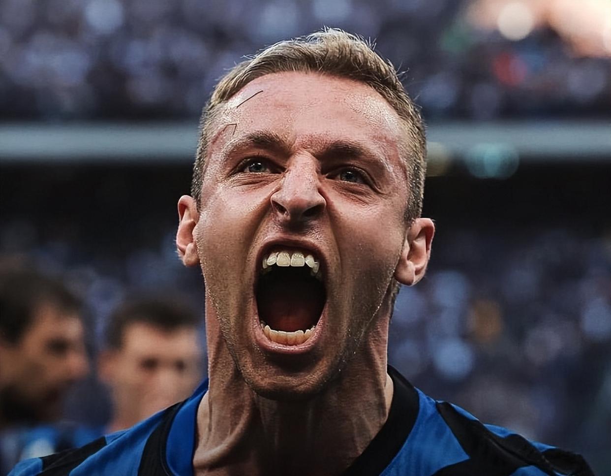 波兰横扫国际米兰，穆勒关键制胜