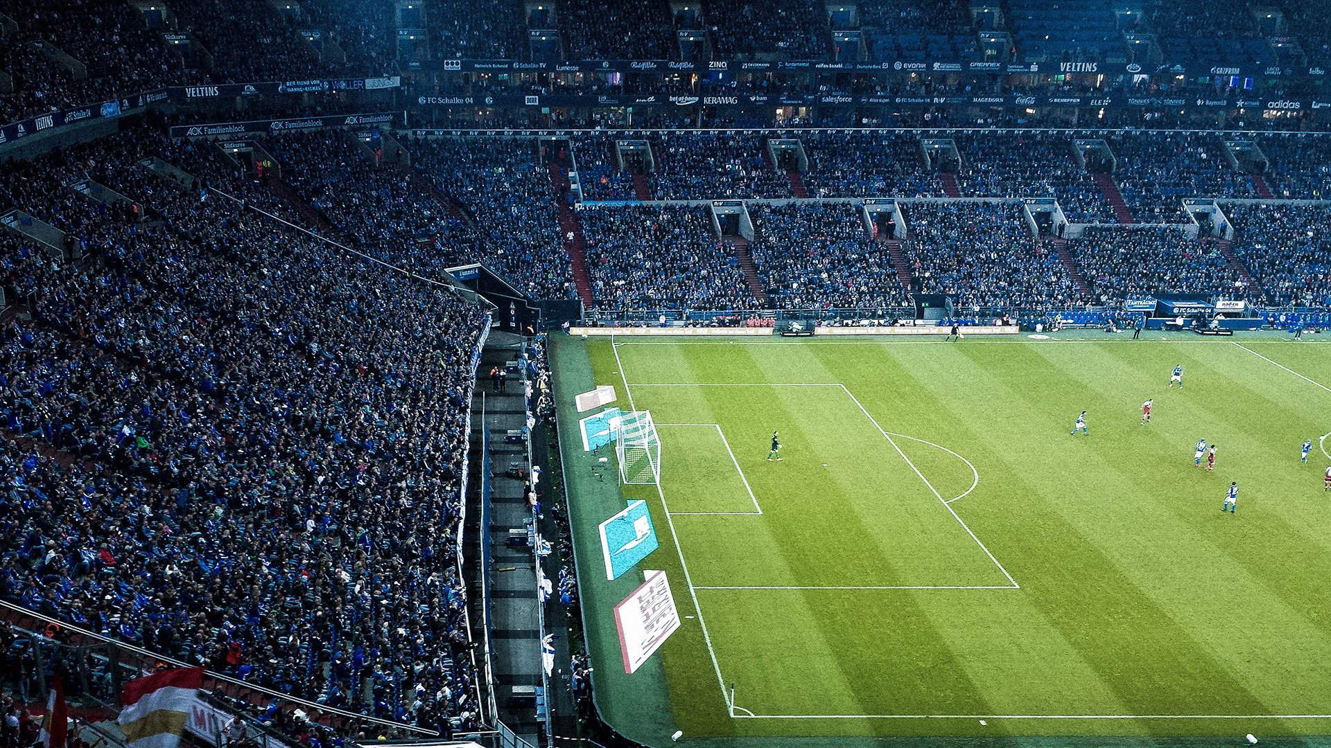 双刃剑锋芒,当团队铁壁遭遇天赋利刃,足球进化走向何方?